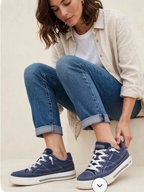 Skecher Ladies Slip In  Canvas Sneakers